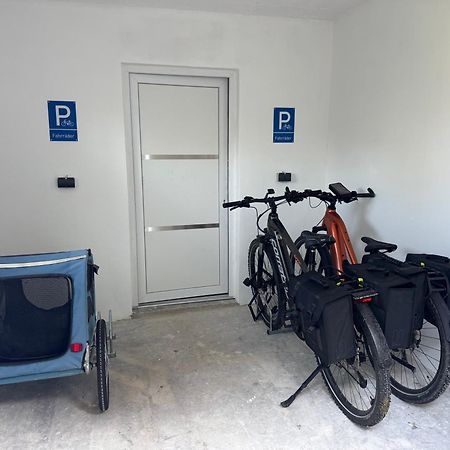 Ferienwohnung Am See Dillich - Ruhige Lage - Eigener Garten - Direkt Neben Einem Natursee Borken  Екстер'єр фото